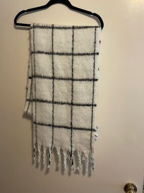 LOFT White and Black Windowpane Fringe Scarf